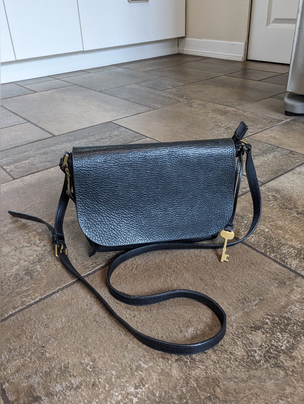 Fossil Leather Crossbody Bag Minimalist Chic Luxurious Trendy Black 🖤